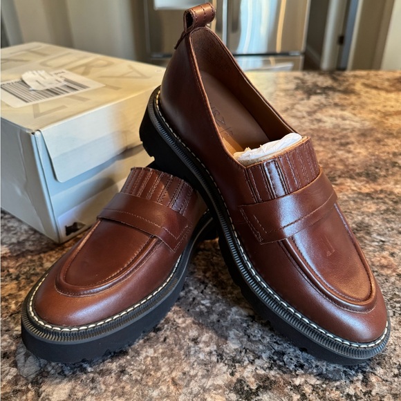 Naturalizer Shawna Leather Penny Loafers. - Picture 2 of 6